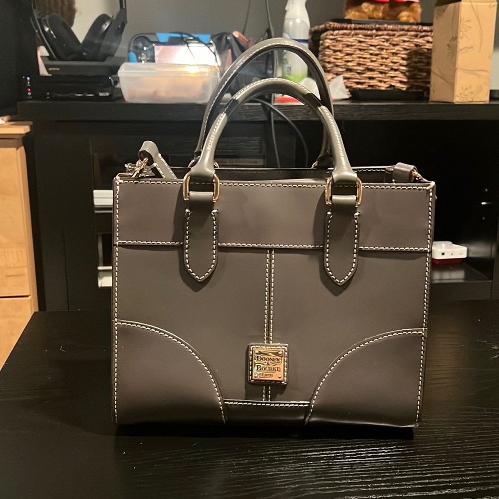 Dooney and Bourke Jayne Satchel - Like New!
